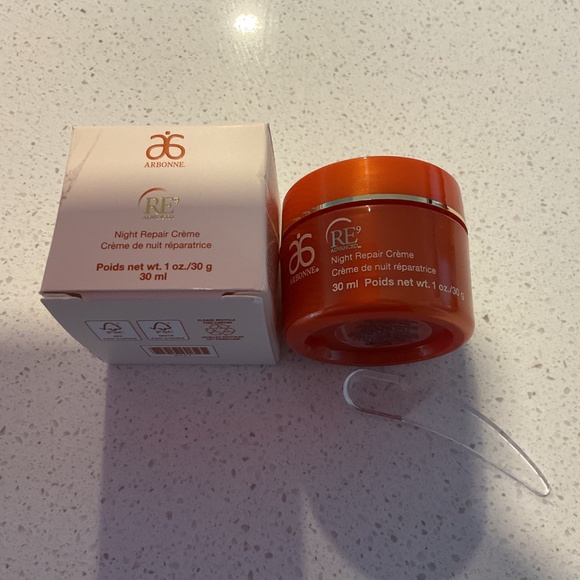 Arbonne RE9 Advanced Night Repair Creme NIB - Picture 2 of 2